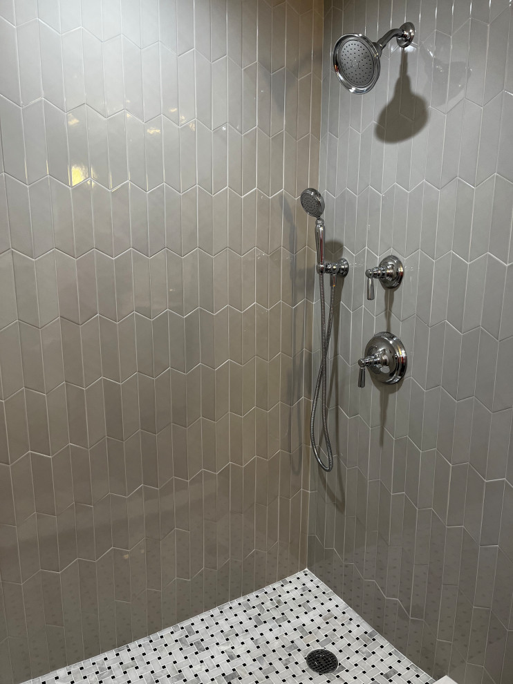 Cedar Lake Condo Bath Reno — image 3